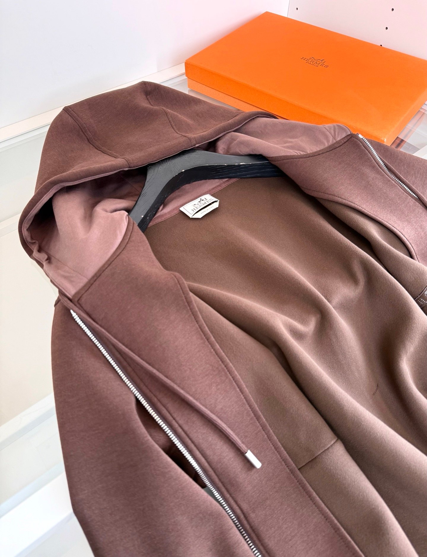 [HERMÈS] 에르메스 레더 패치 자수 후드 집업