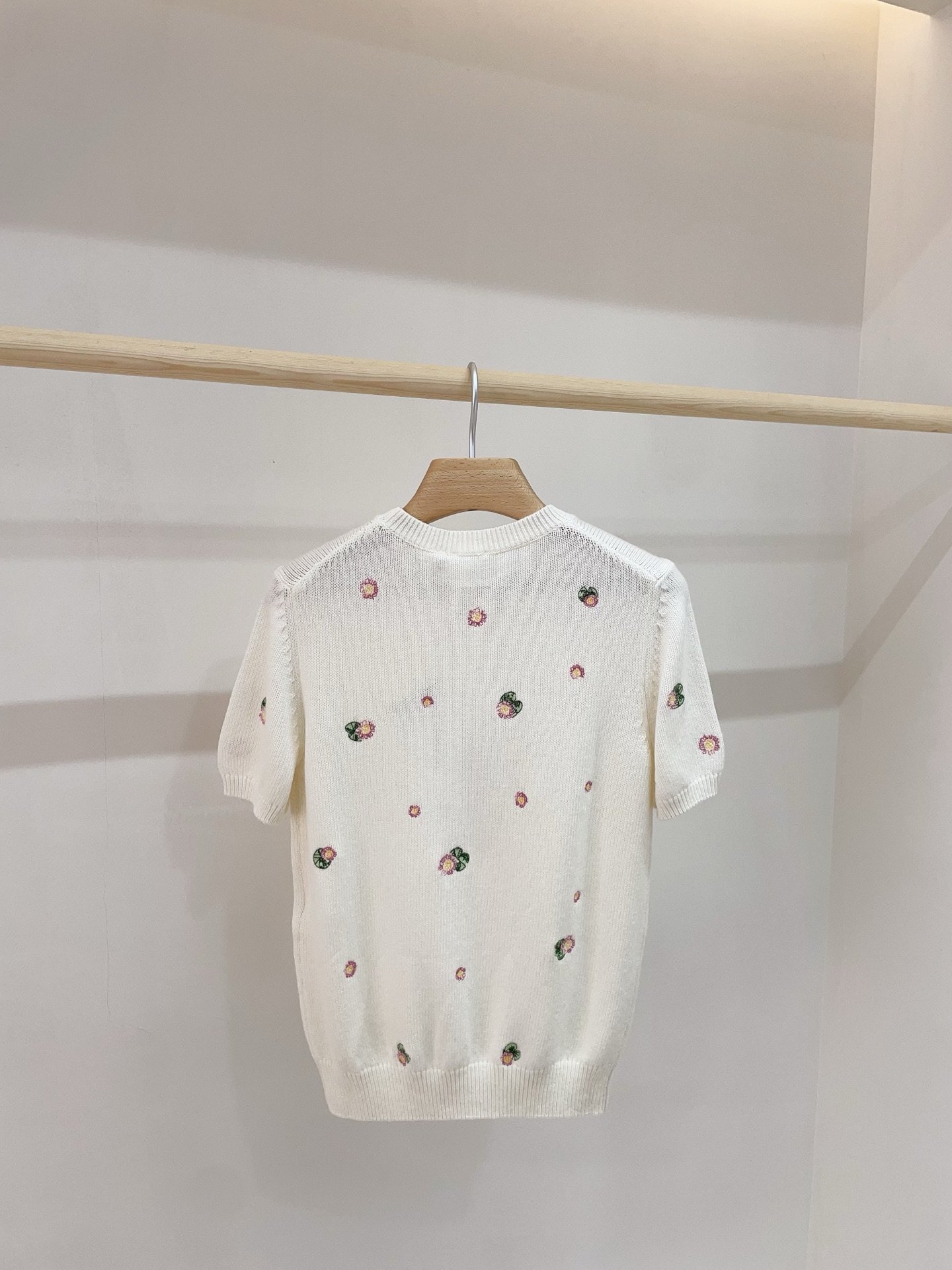 [DIOR] 디올 워터 릴리 자수 반팔 니트