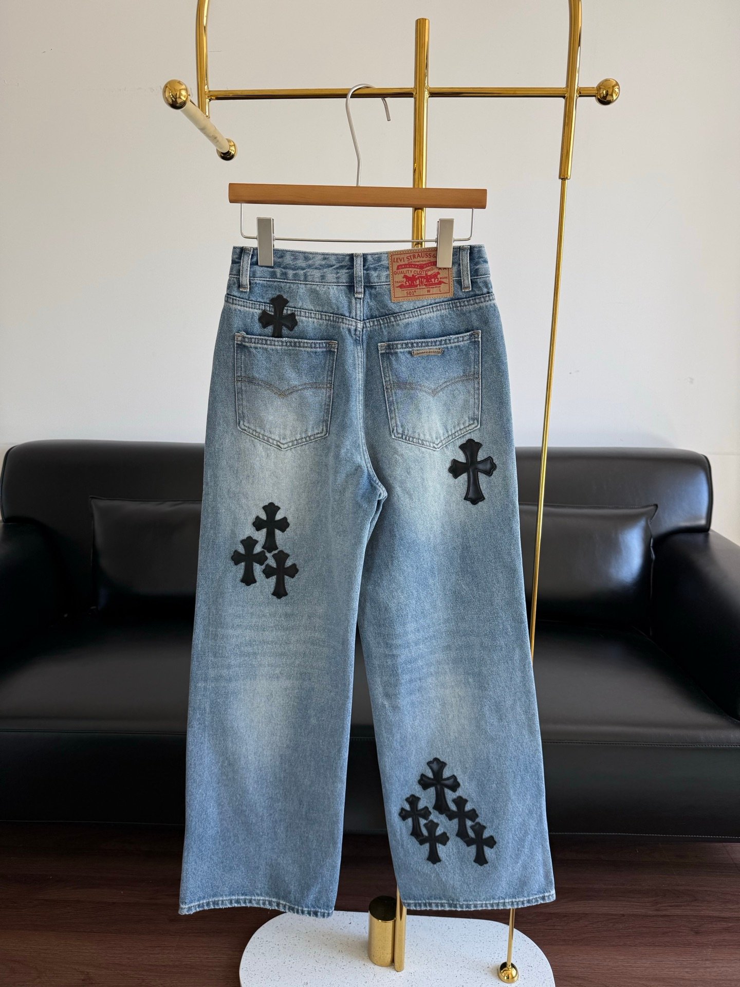 [CHROME HEARTS] 크롬하츠 크로스 패치 워시드 데님 팬츠