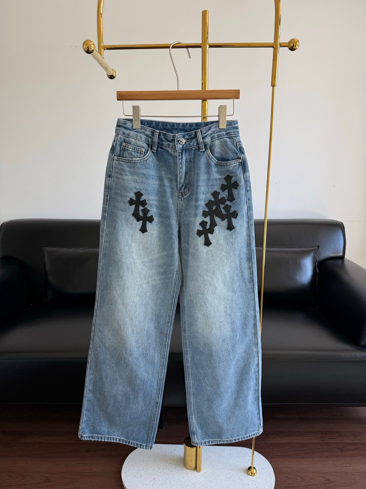 [CHROME HEARTS] 크롬하츠 크로스 패치 워시드 데님 팬츠