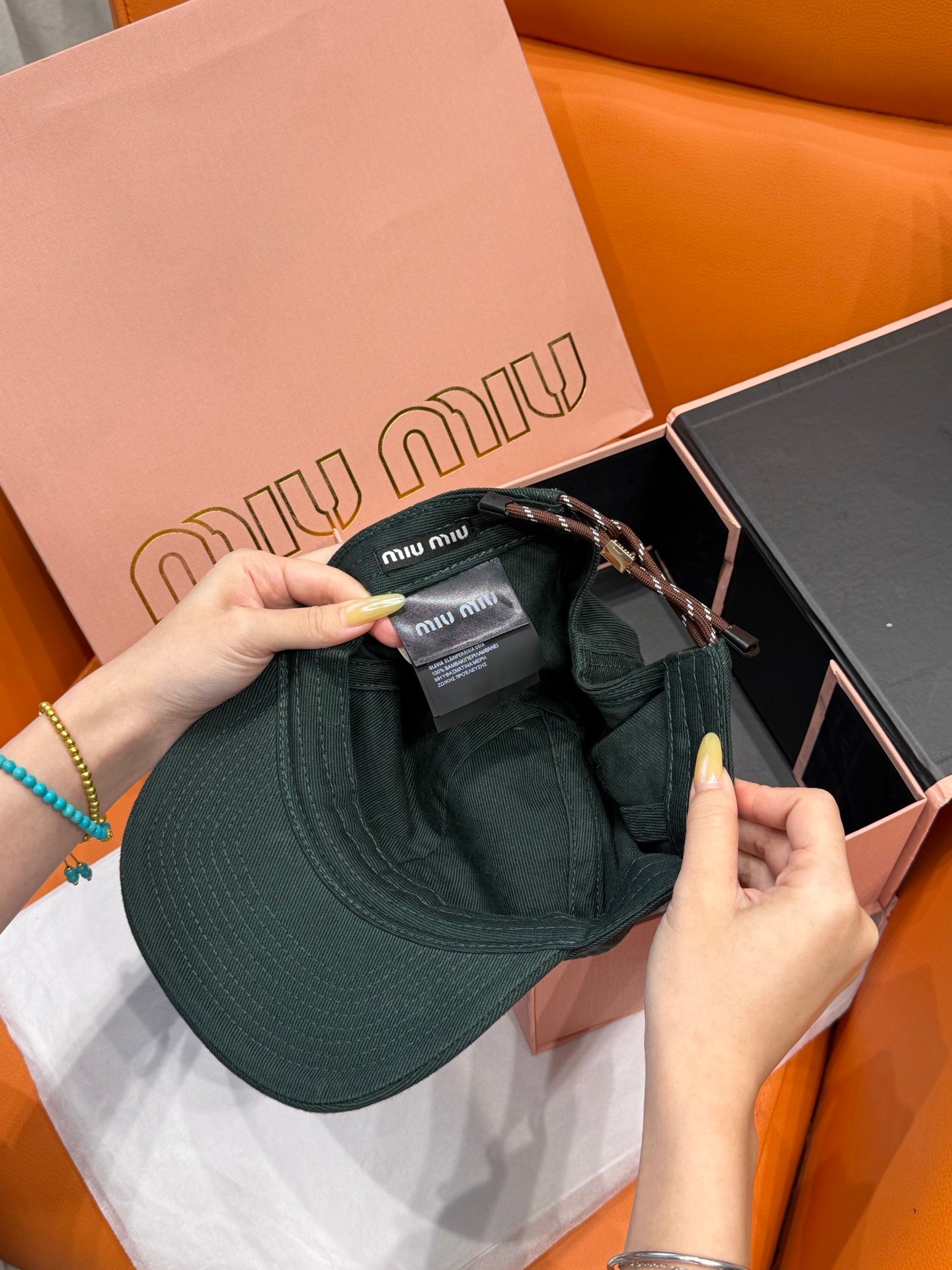 [MIU MIU] 미우미우 로고 자수 소프트 볼캡
