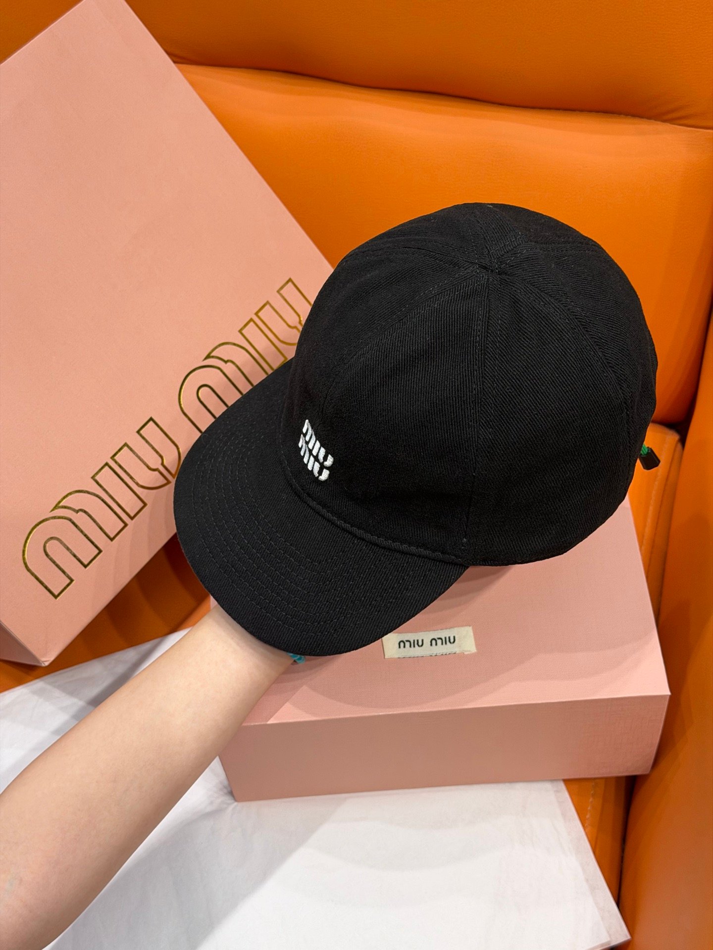 [MIU MIU] 미우미우 로고 자수 소프트 볼캡