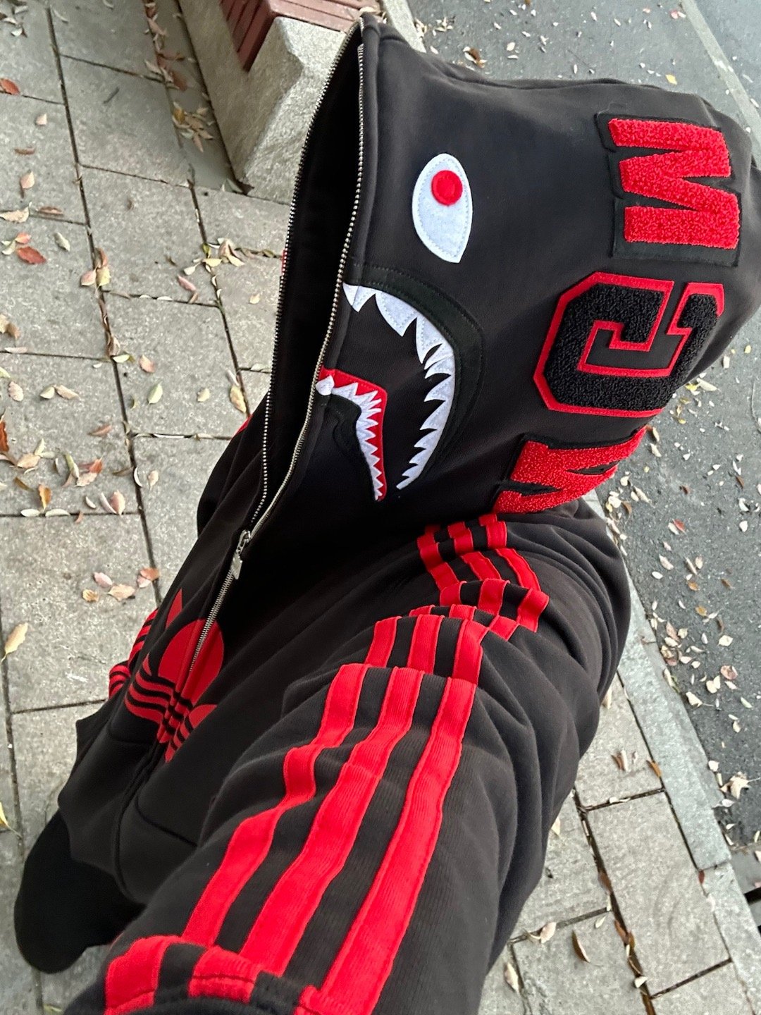 [BAPE × ADIDAS] 베이프 × 아디다스 샤크 풀집 후드 재킷