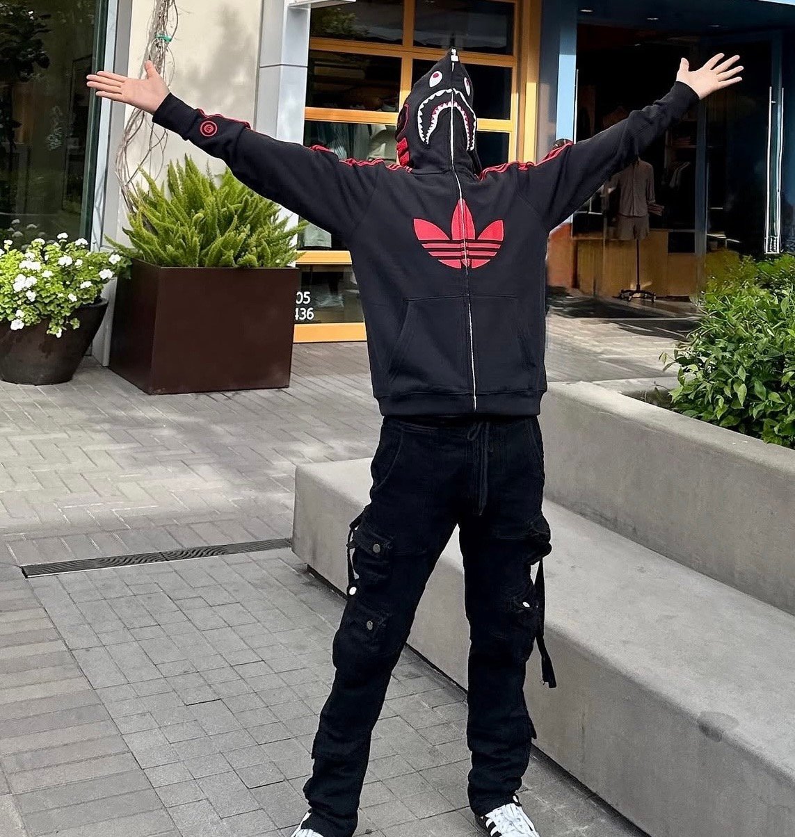 [BAPE × ADIDAS] 베이프 × 아디다스 샤크 풀집 후드 재킷