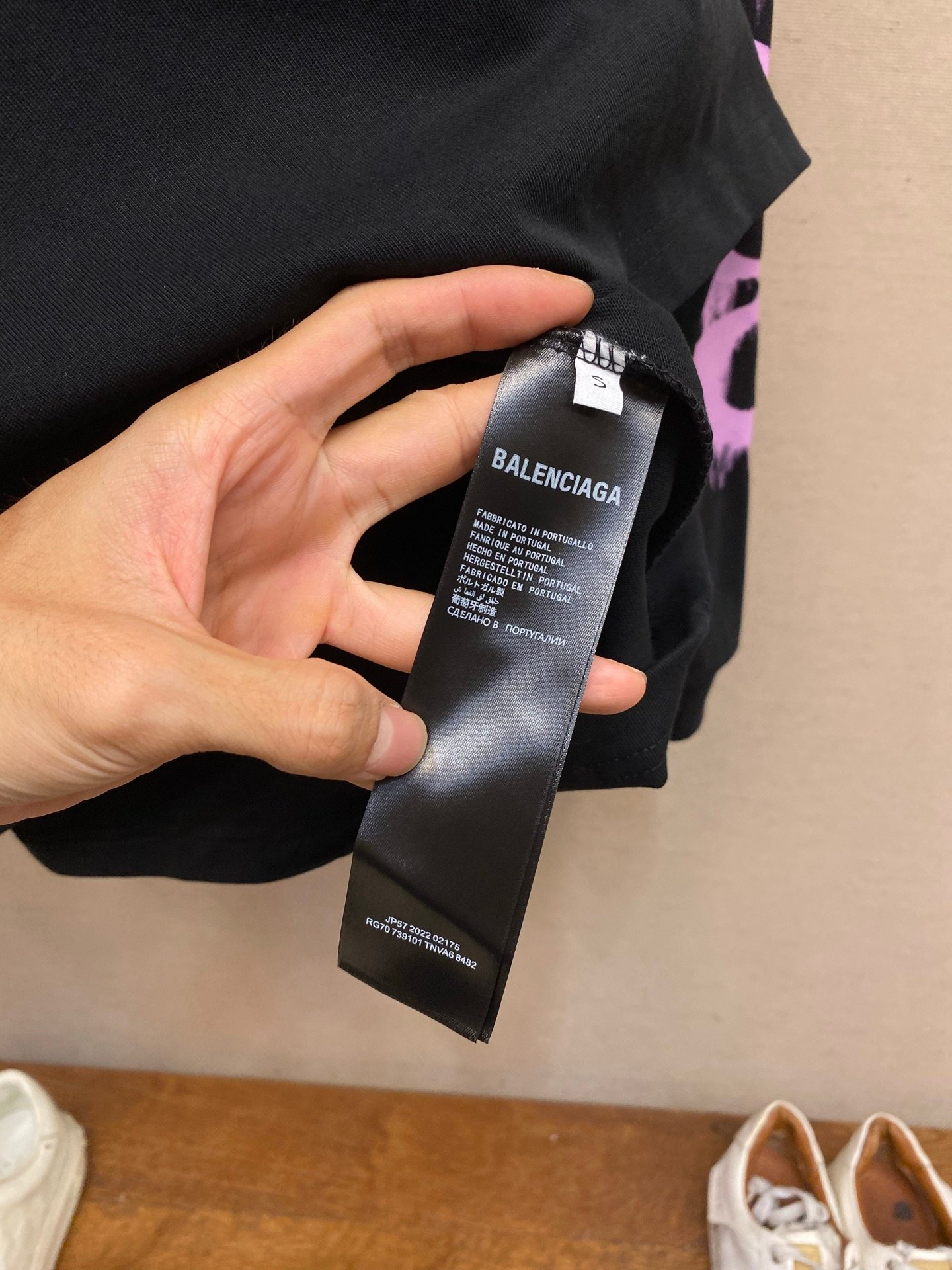 [BALENCIAGA] 발렌시아가 그래픽 자수 오버핏 롱슬리브 티셔츠