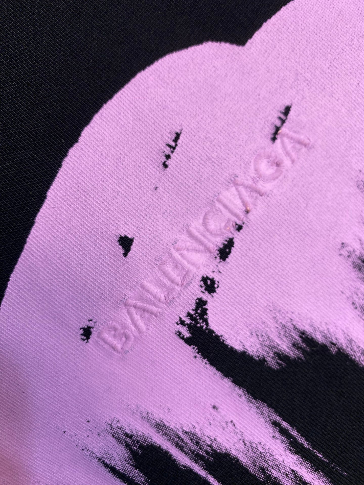 [BALENCIAGA] 발렌시아가 그래픽 자수 오버핏 롱슬리브 티셔츠
