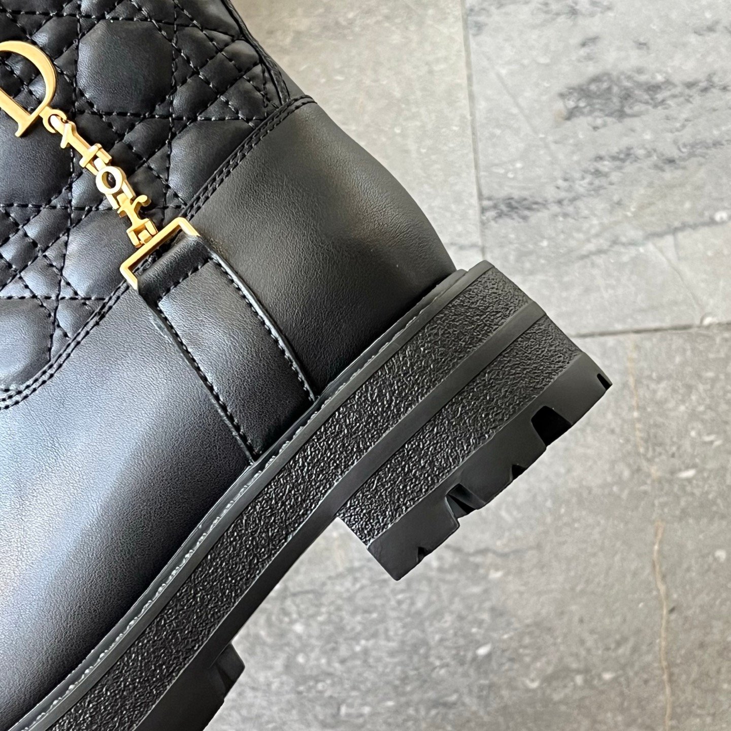 [DIOR] 디올 퀼팅 레더 첼시 부츠
