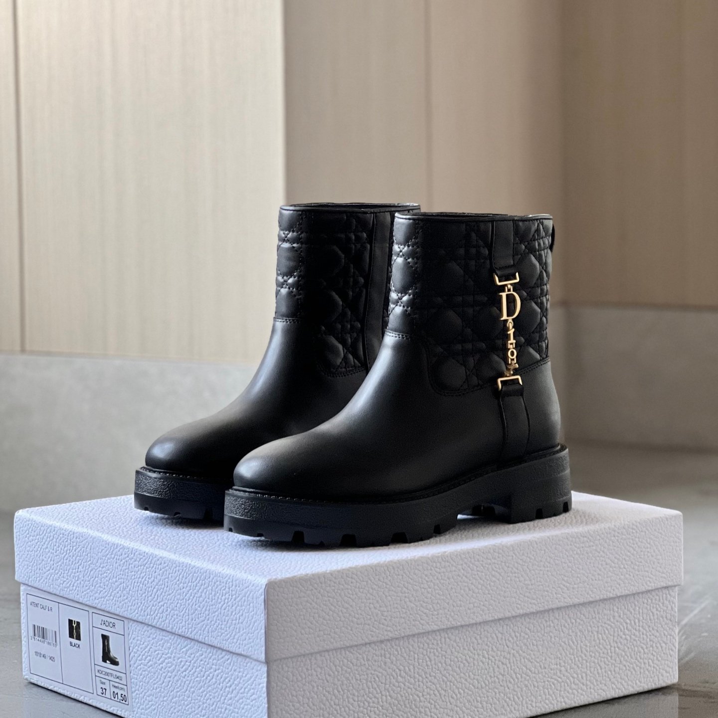 [DIOR] 디올 퀼팅 레더 첼시 부츠