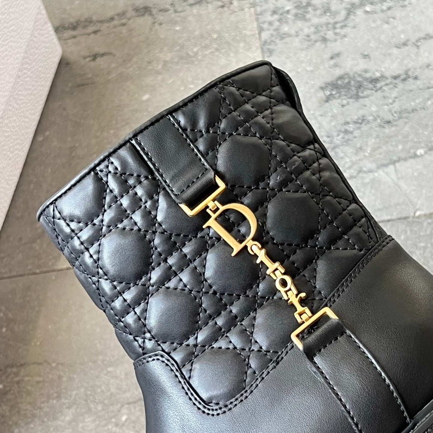 [DIOR] 디올 퀼팅 레더 첼시 부츠