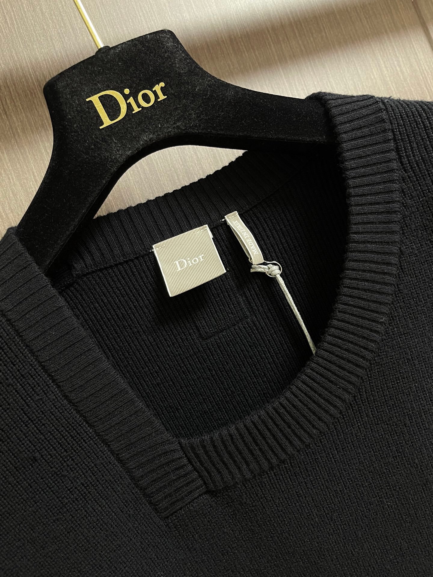 [DIOR] 디올 솔리드 크루넥 니트 스웨터