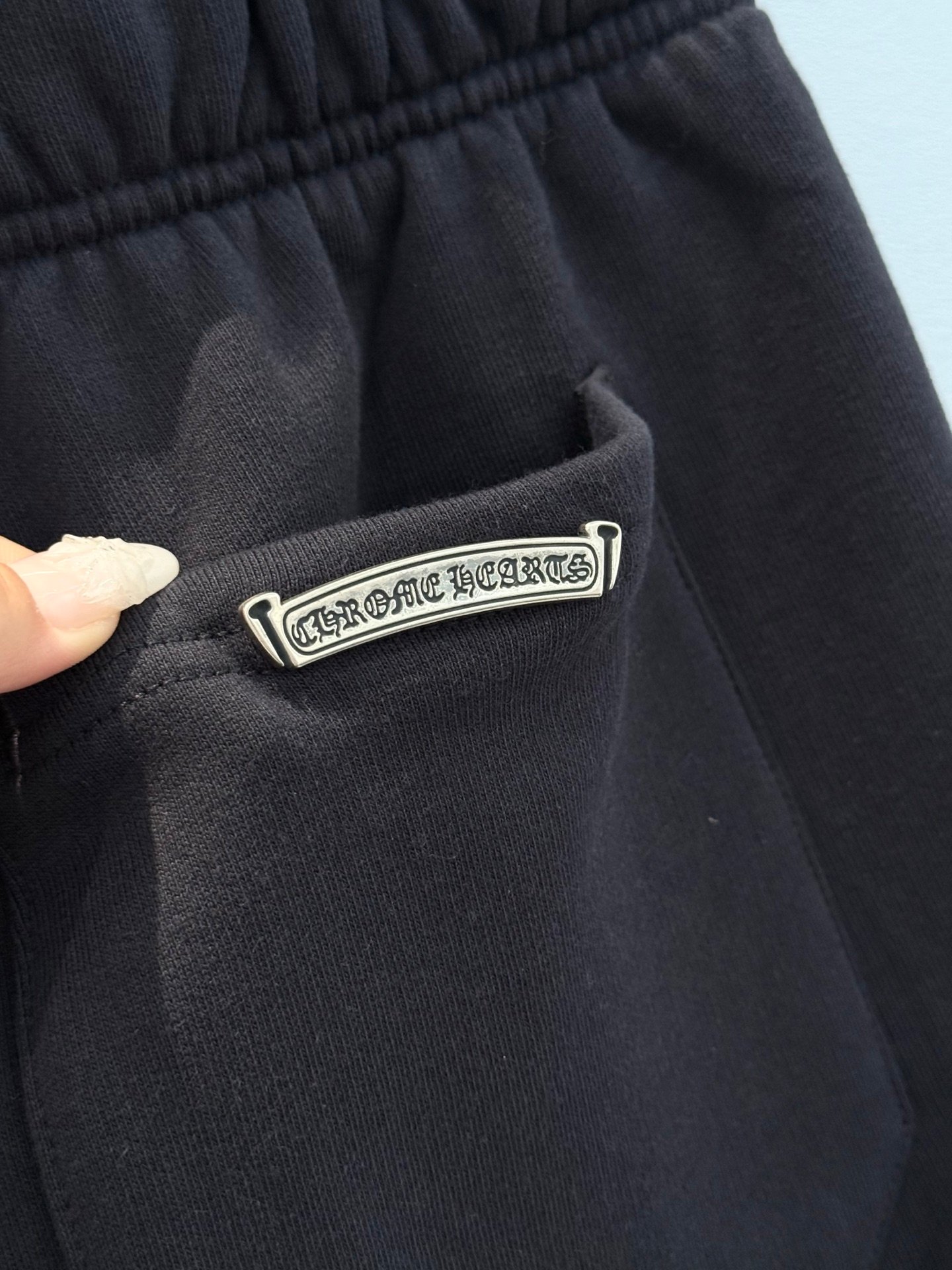 [CHROME HEARTS] 크롬하츠 레드 크로스 패치 스웨트 쇼츠