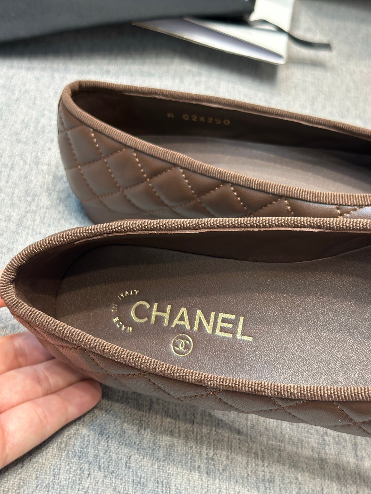 [Chanel] 샤넬 퀼팅 리본 발레리나 플랫 슈즈