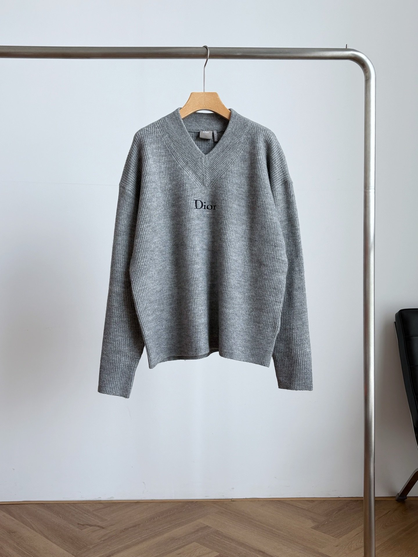 [DIOR] 디올 V넥 로고 니트 스웨터