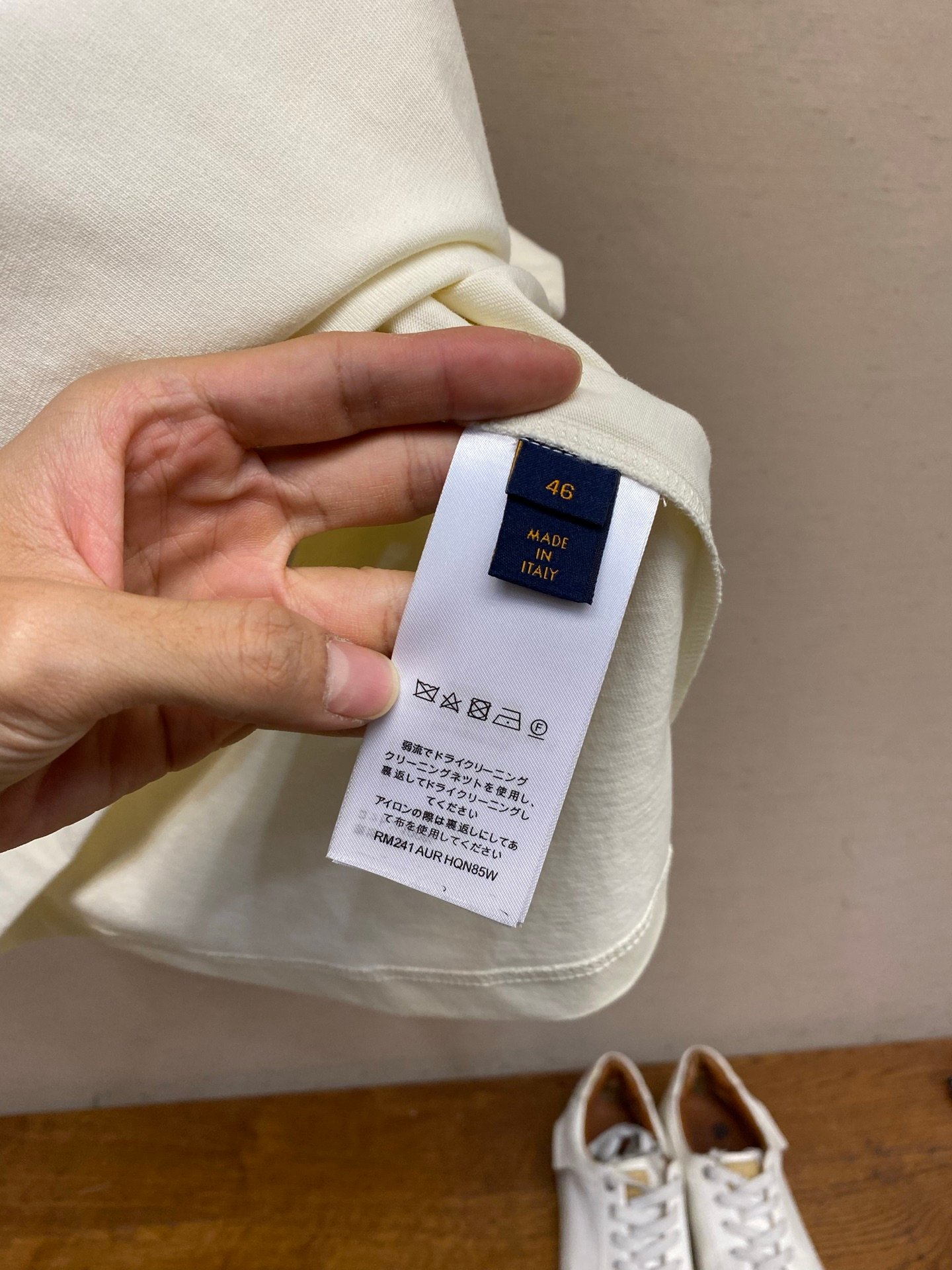 [LOUIS VUITTON] 루이비통 그라데이션 얀 자수 로고 코튼 반팔 티셔츠