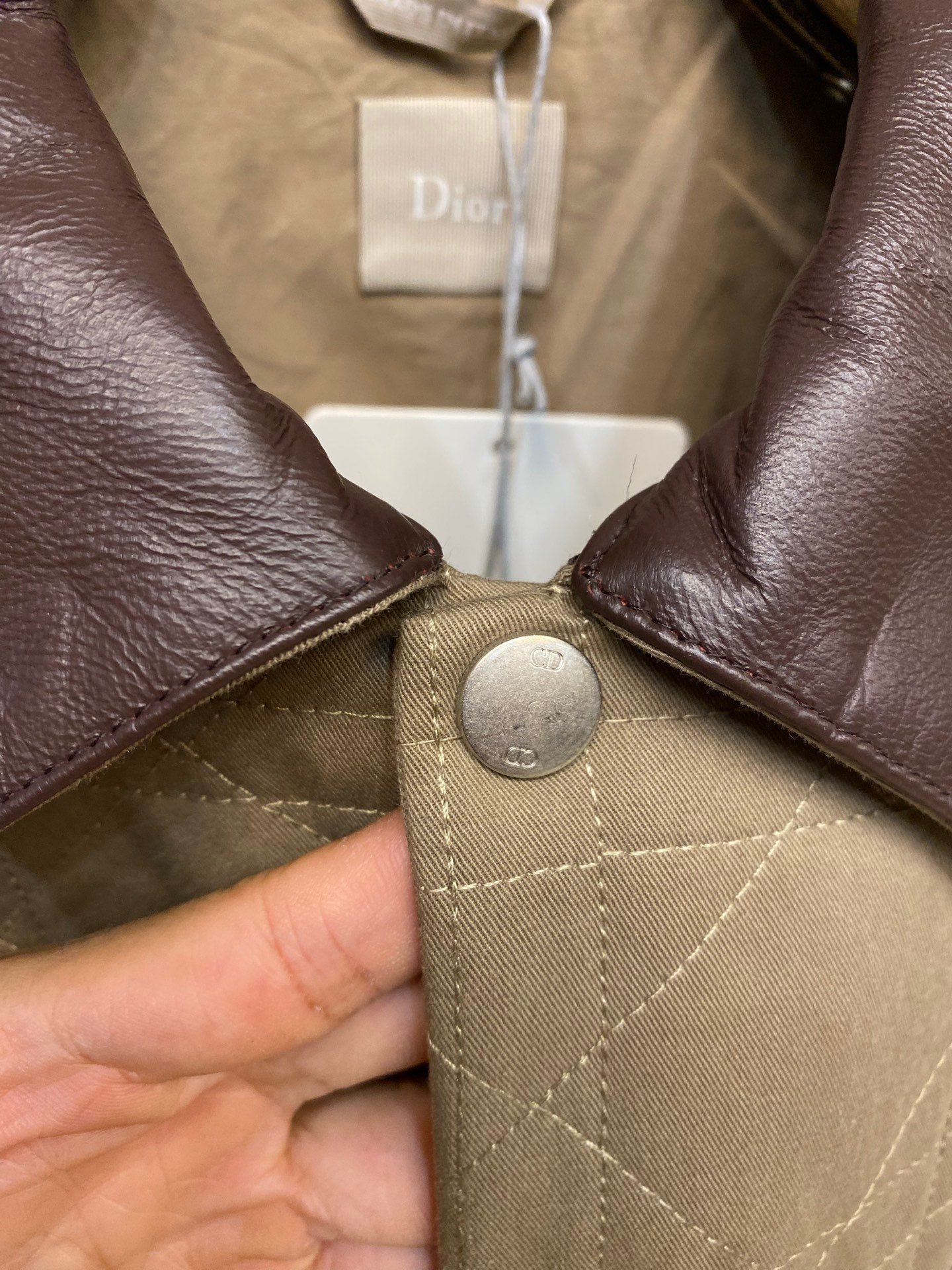 [DIOR] 디올 까나쥬 퀼팅 레더 칼라 셔츠 재킷